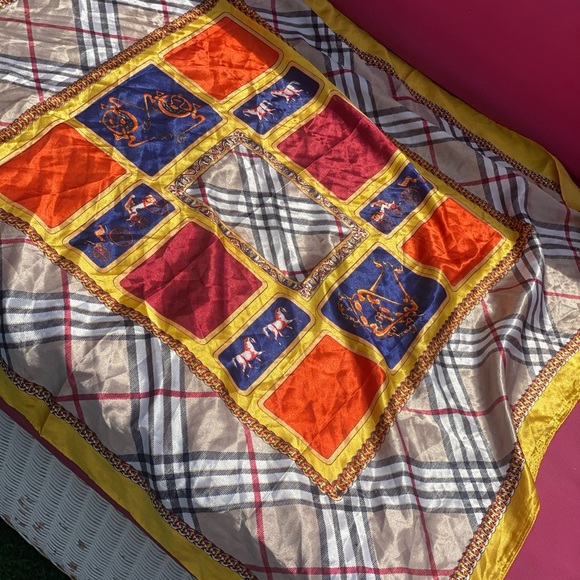 Stylish Large Head Scarf - Picture 1 of 4